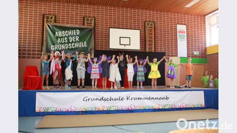 Mit einer Verbeugung dankte die Theatergruppe dem Publikum. den