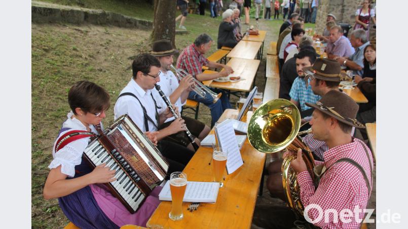 Die „Biersejder“ spielen wieder zünftig zum Frühschoppen auf. frd