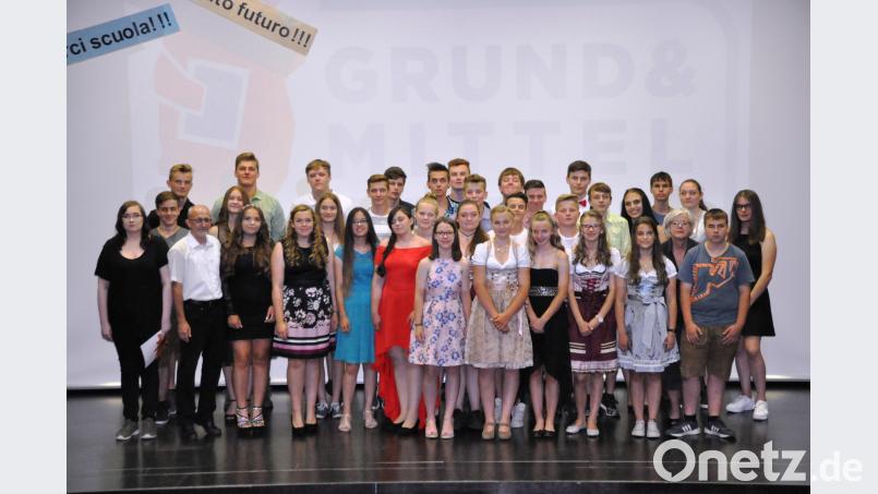 Entlassfeier an der Mittelschule Ursensollen. exb