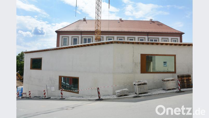 Die Einweihung des neues Bürogebäudes für das Landratsamt am 5. Oktober ist abgesagt. Der Betonbau wird bis zu diesem Zeitpunkt nicht fertig. Der Estrich macht Probleme. Gabi Schönberger