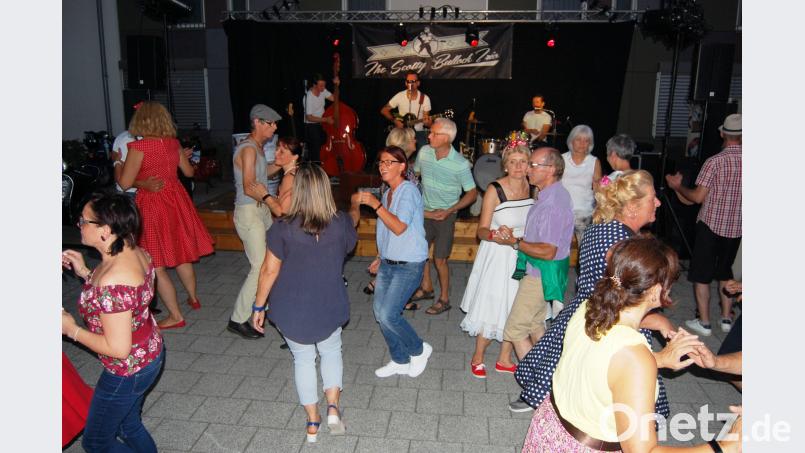Großen Zuspruch fand die Serenade mit dem &quot;Scotty Bullock Trio&quot;. Schmola, Werner