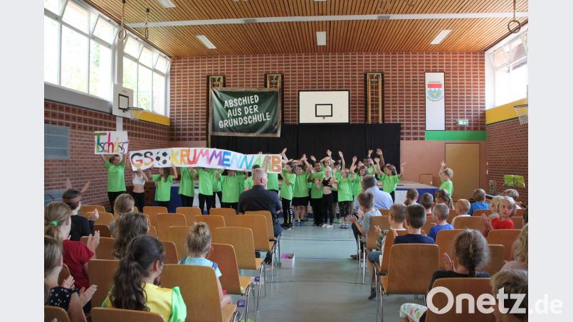 &quot;Tschüss&quot; sagten die 27 Schülerinnen und Schüler der Abschlussklasse. den