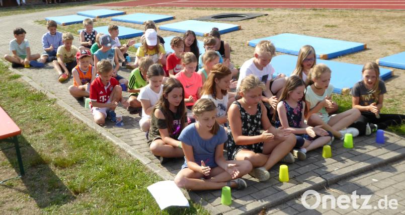 Die 3./4. Klasse bei ihrem „Cap-Song“. fsb