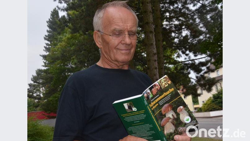 Pilz-Papst Norbert Griesbacher und sein Leitfaden über Pilze in Bayern. Kunz