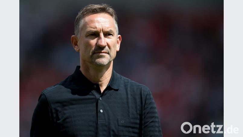 Achim Beierlorzer, Trainer des Fußball-Zweitligisten SSV Jahn Regensburg. agentur_dpa