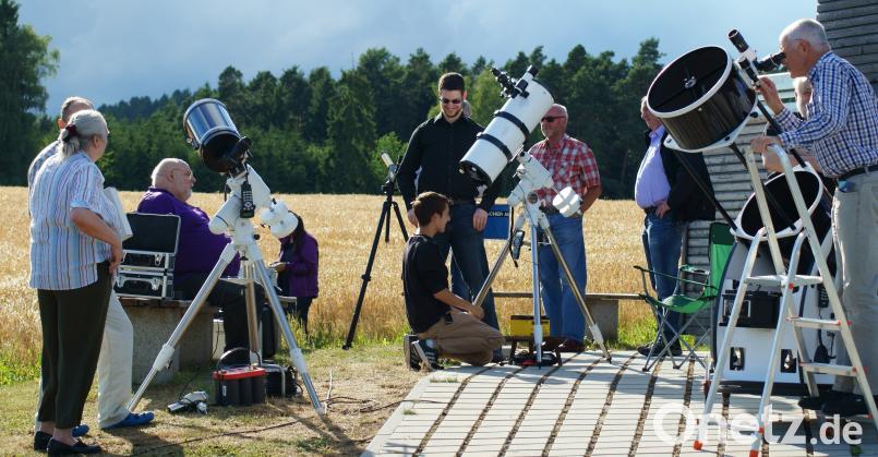 Beim „astronomischen Sommernachtstraum“ am 27. Juli werden wieder rund ein Dutzend verschiedene Teleskope zur Verfügung stehen. weu