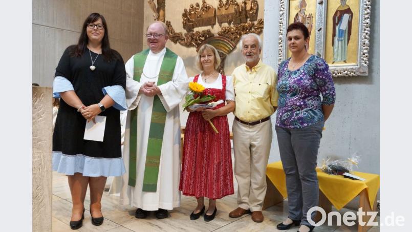 Gabi Mattulla (Mitte) übergibt die Leitung der Kindertagesstätte St. Raphael an Sabine Rall. Paul Wied