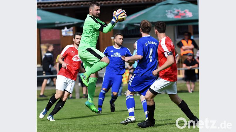 Sicherlich mit einem mulmigen Gefühl starten Kemnaths Torwart Leonhard Birner und seine Vorderleute in die neue Saison. In acht Duellen gegen die SF Weidenthal gelang nur ein Sieg. Büttner