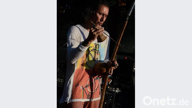 In Brasilien ein Star an den Percussion: Marco Lobo auf der Serenadenbühne. Bild: Kunz Kunz