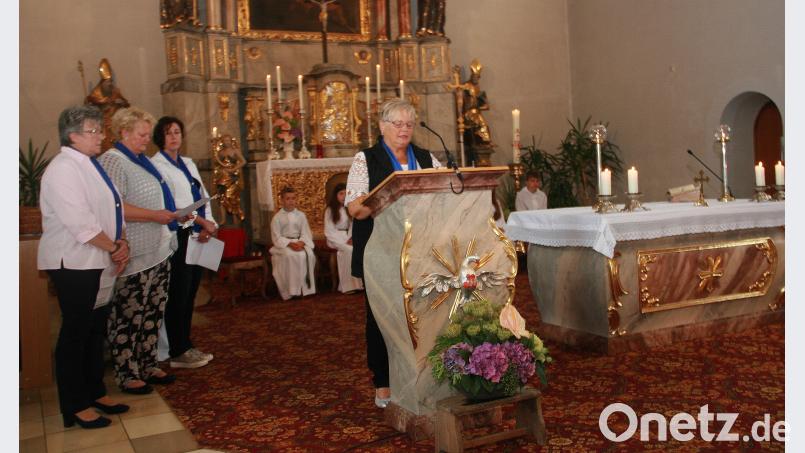 Passende Gedanken zur Namenstag der Heiligen Maria von Magdala fügten Gabi Bächer, Silke Wolfrum, Antje Thoma und Frauenbund-Vorsitzende Brigitte Weig (von links) hinzu. wro