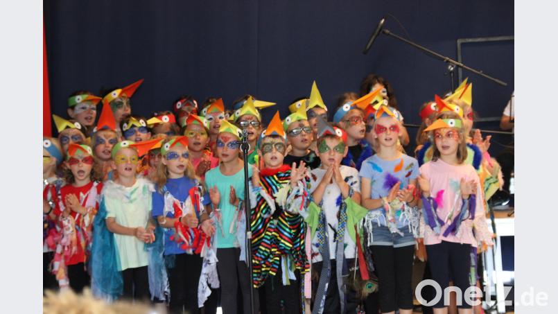 Für die nötige Hintergrundmusik beim Musical sorgte der Vogelchor und die Vogelband. ads