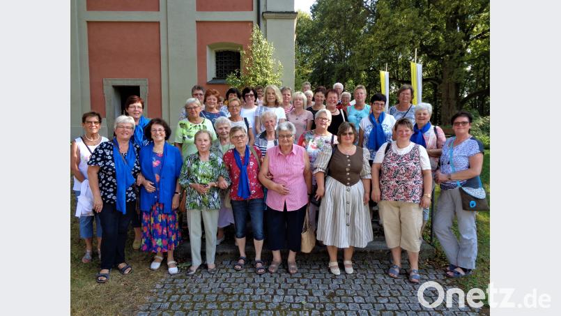Schon seit etwa einem Vierteljahrhundert ist der dritte Freitag im Juli der Pilgertag des Frauenbundes nach Sankt Quirin. 35 Frauen machten sich bei sommerlichen Temperaturen auf den Weg nach Püchersreuth mng