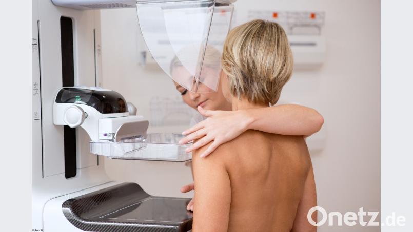 Die Mammografie, eine Röntgenuntersuchung zur Früherkennung von Brustkrebs, könnte Helmut Strehl zufolge bald von einer präziseren und unschädlichen Methode abgelöst werden: „Die 3D-Ultraschallholografie ist im Bereich der Krebstherapie von unschätzbarer Wichtigkeit." Symbolbild: viviane wild/Kooperationsgemeinschaft Mammographie/obs