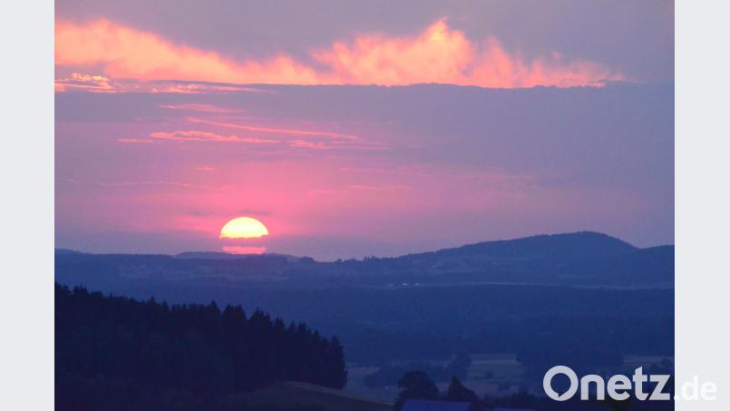 Sonnenuntergang während des Stücks auf der Burgruine Waldeck. Wolfgang Benkhardt