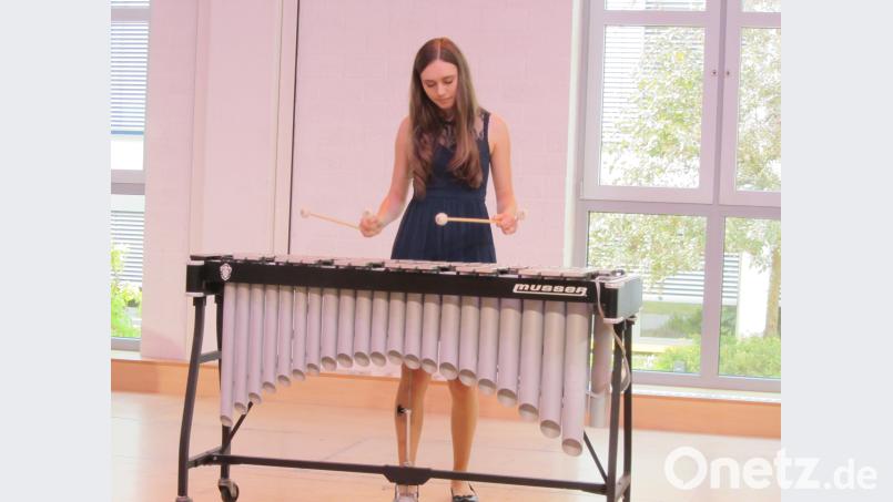 Die Jahrgangsbeste Marina Prechtl in Blues-Aktion. aks