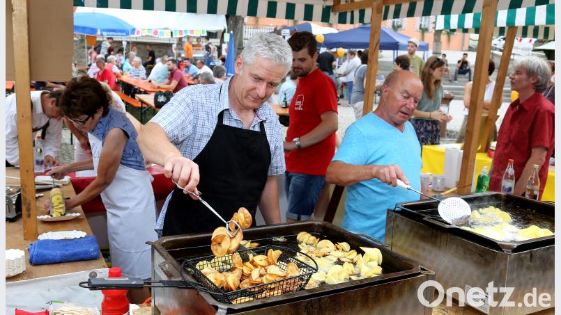 Heiße Kartoffelchips gab es am Stand der Flosser SPD mef