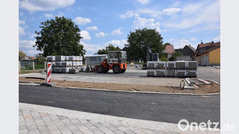 Die Arbeiten am neuen Parkplatz im Bereich des alten Rathauses neigen sich langsam aber sicher dem Ende zu. fla
