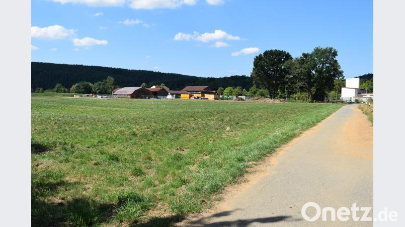 Südlich des Bauhofes wird das neue Baugebiet „Nabburger Straße BA III“ erschlossen. Hier entsteht die Straße „Auf der Holzlohe“. Bild: bnr