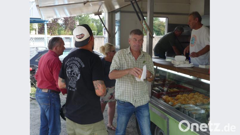 Immer hinten anstellen. Fisch gibt's genug. Kunz