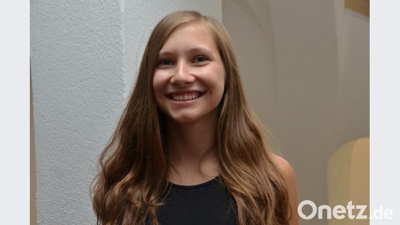 Laura Bruckner aus Waldthurn wird FSJ-Nachfolgerin von Magdalena Simon beim Turnverein Vohenstrauß. dob