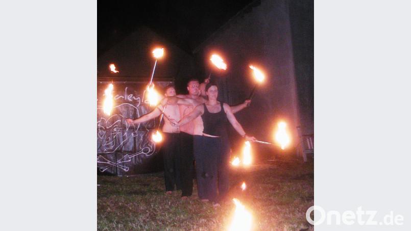 Feuer und Flamme für das Projekt: Tolle Feuerschau mit Esh Haleyla zum Abschluss ld