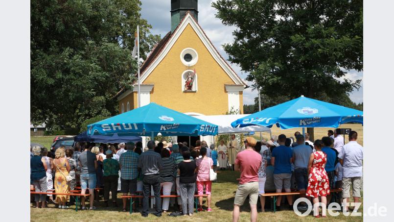 Zahlreiche Gläubige fanden sich in Siegritz an der St. Anna-Kapelle ein, um als Auftakt zum Annafest das Patrozinium zu feiern. njn