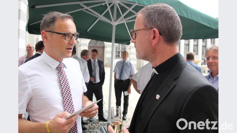 Bürgermeister Bernd Sommer und Stadtpfarrer Thomas Vogl. kro