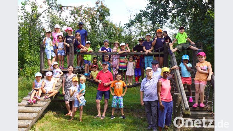 Günter Reichenberger (vorne, Zweiter von rechts), Ehrenvorsitzender des SPD-Ortsvereins, ruft vor 40 Jahren die Kinderolympiade ins Leben. Er ist dieses Jahr auch wieder dabei. bkr