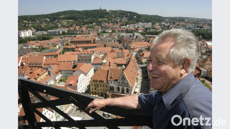 Hier oben, auf dem Turm der Basilika St. Martin, fühlte sich Alt-OB Franz Prechtl immer sehr wohl. Von hier aus hatte er auch seine geliebte Heimatstadt und das Rathaus im Blick, in dem er selbst 20 Jahre lang als Oberbürgermeister die Geschicke Ambergs lenkte. Wolfgang Steinbacher