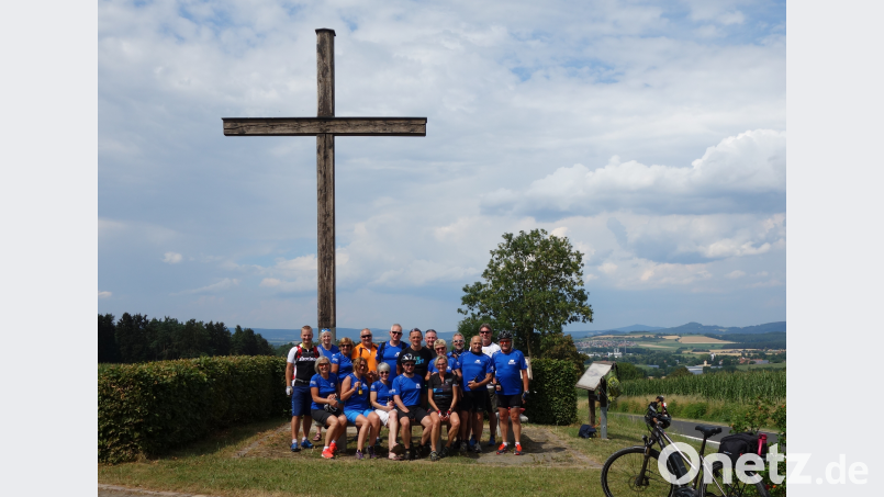 Den Weg zum Pichlberger Berg ist geschafft. Wenn das kein Erinnerungsfoto wert ist! exb