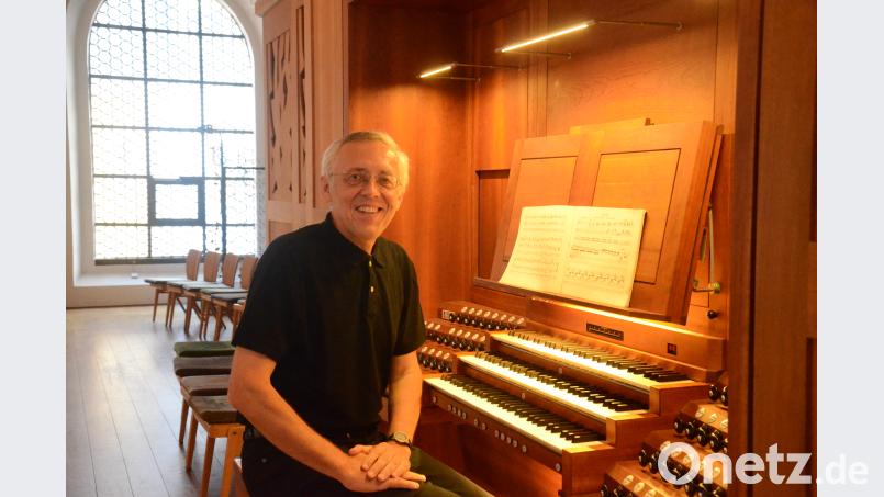 Hanns-Friedrich Kaiser spielt B-A-C-H-Motive verschiedener Komponisten in der Michaelskirche. Kunz