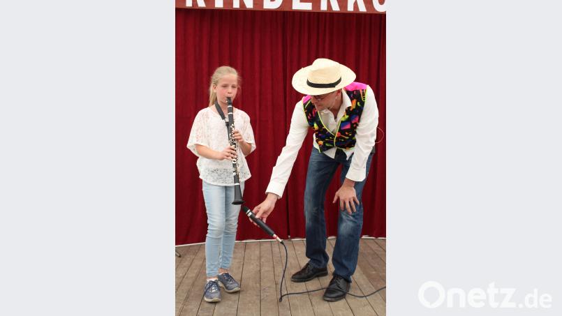 Sommerfest der Großkonreuther Blasmusik: Linda (10) begann mit dem Klarinette-spielen bereits im Kindergarten. mri