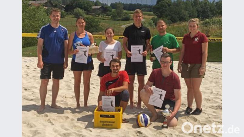 Nach spannenden Spielen standen die Sieger beim Beachvolleyballturnier der Gleiritscher Landjugend fest. exb