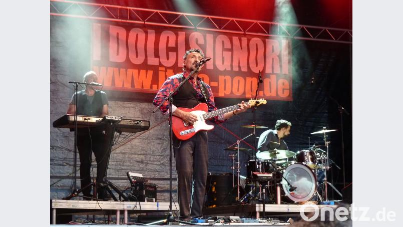 Gitarrist Richie Necker (Mitte) alias Ricardo Belli prägt den Sound der "I Dolci Signori". Bild: am