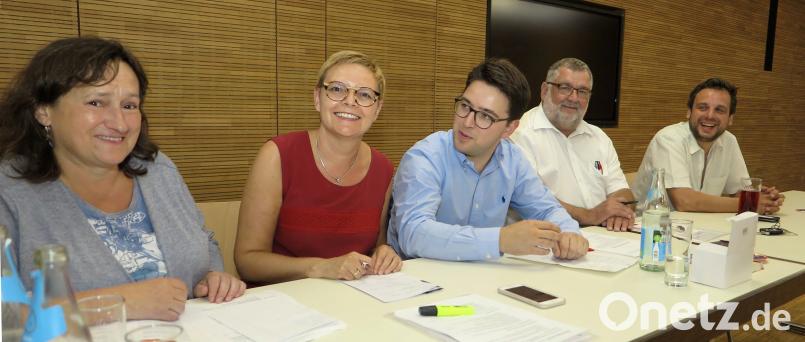 Marianne Schieder, Sabine Dittmar, Peter Wein, Armin Schärtl und Martin Grill (von links) beteiligten sich am Podiumsgespräch zum Thema „Mehr Gerechtigkeit bei Gesundheit und Pflege“. Hirsch