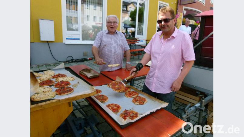 Katholischer Männerverein: Zwiebelkuchen und Pizza. rn