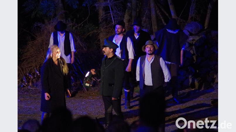 Spielszene aus &quot;Pascher - die Nacht der langen Schatten&quot; mmj