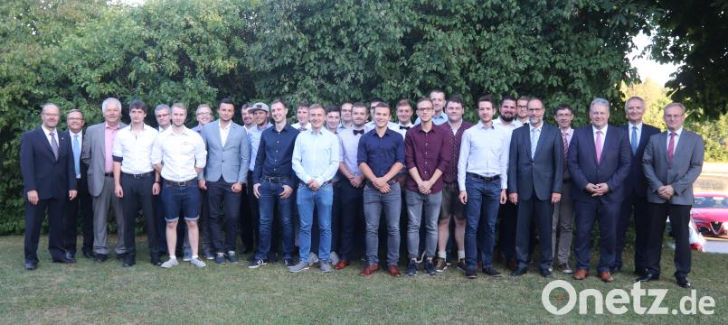 Auf alle Mechatroniker und Elektrotechniker wartet ein Arbeitsplatz in ihrer bisherigen oder in einer neuen Firma. mfh