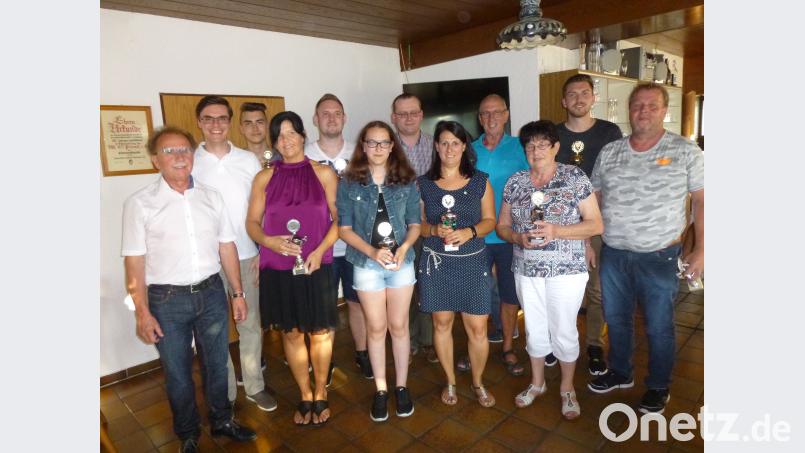 Die Stadtmeister in den Einzelwettbewerben der Kegler. is