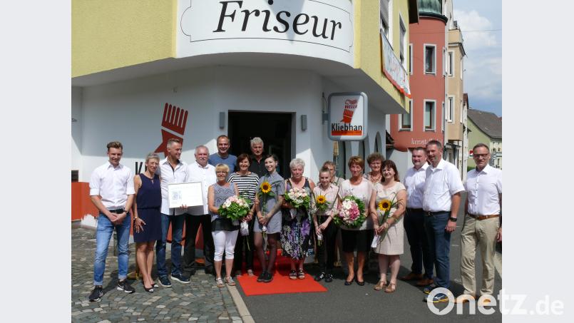 Vor 50 Jahren gegründet wurde der Frisörsalon Kliebhan. Der Anlass ist jetzt bei einer Feierstunde gewürdigt worden. kgg