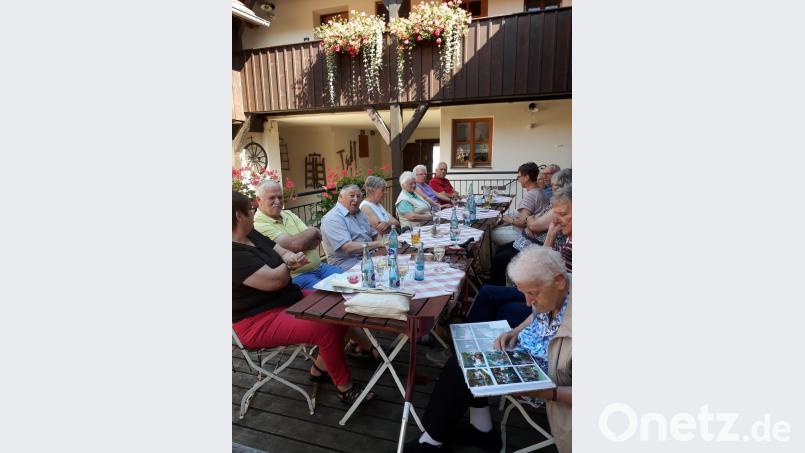 Beim Kaffeeplausch besprechen die Senioren der Wanderfreunde auch die nächsten Termine. exb
