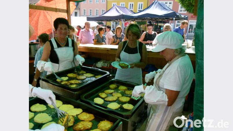Stets große Nachfrage: Dotsch und Farmerbraten bei Kolping. rn