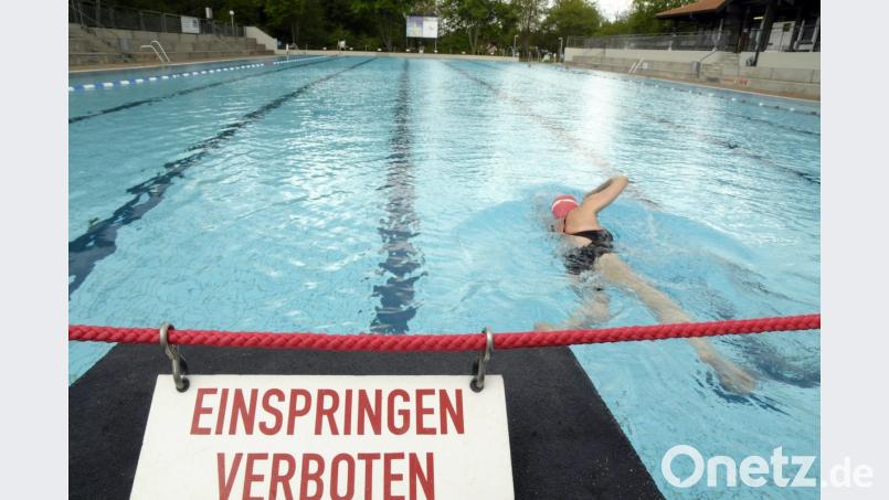 Das Schwimmerbecken im Hockermühlbad fasst 2000 Kubikmeter. Zwischen vier und sechs Becken werden täglich in Amberg verbraucht, ein halbes kommt nun zusätzlich drauf. Petra Hartl