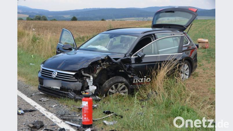 Der VW-Kombi eines Eslarners wurde in einen Unfall bei Burgtreswitz verwickelt. Der Fahrer zog sich dabei mittelschwere Verletzungen zu. dob