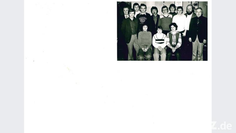 Bei der Gründung der Jungen Union Schirmitz am 9. Februar 1978 im Gasthof &quot;Zum Roten Ochsen&quot; wirkten Bürgermeister Alfons Bock (rechts), JU-Bezirksvorsitzender Simon Wittmann (Zweiter von rechts), JU-Kreivorsitzender Günter Hösl (Fünfter von links) sowie CSU-Ortsvorsitzender Josef Hofmann (links) mit. du