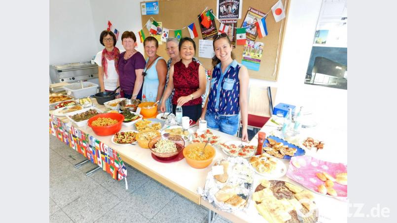 Die Gäste erwartet ein Büfett mit Köstlichkeiten aus China, Marokko, Russland, Deutschland und der Türkei. hai