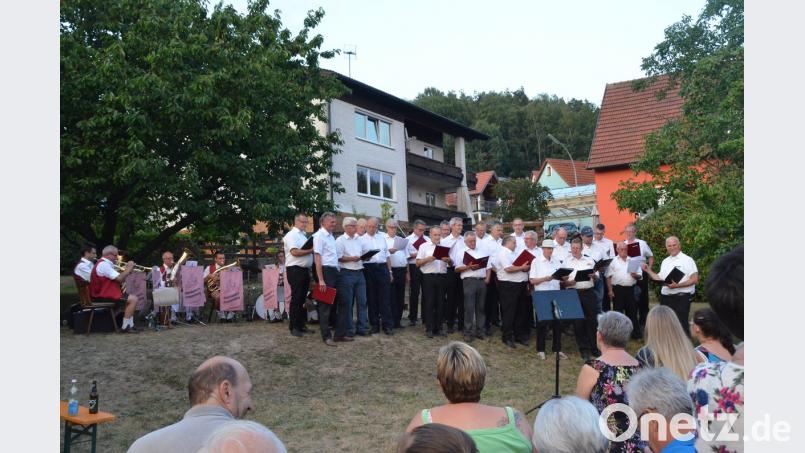 MGV Flossenbürg und MGV Weischlitz zusammen beim Lied &quot;Dem Land Tirol die Treue&quot; mit der Blaskapelle jub