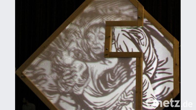 Der Barmherzige Samariter sorgt für den Ausgleich bei der Medienkunstausstellung "Nah und Fern". Dagmar Williamson