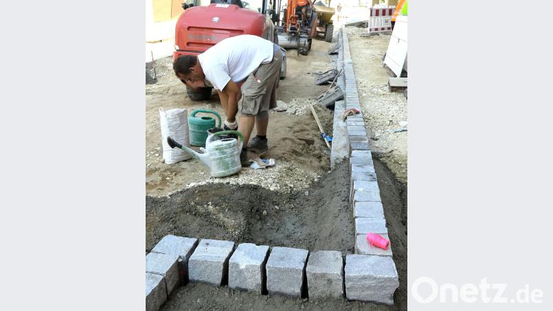 Die Bauerbeiter pflastern derzeit das Teilstück der Friedrich-Ebert-Straße bis zur Berggasse. Hirsch