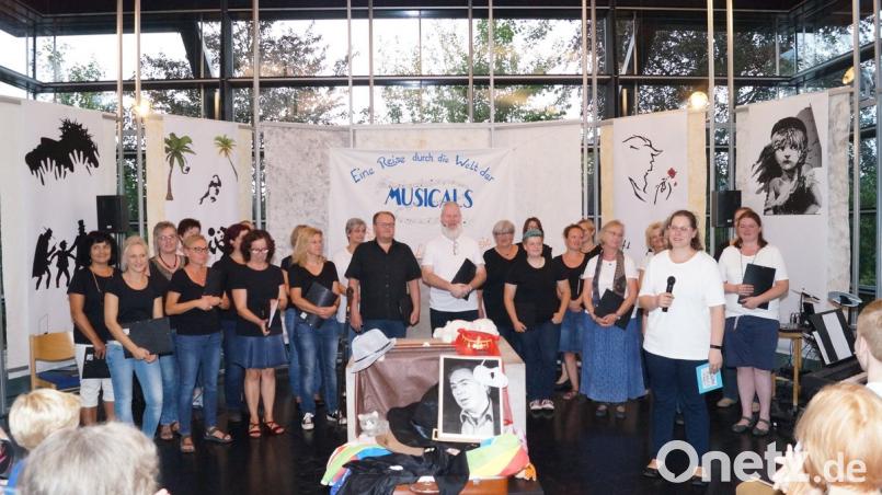 Der Musical-Abend im Martin-Schalling-Haus ist ein voller Erfolg. e
